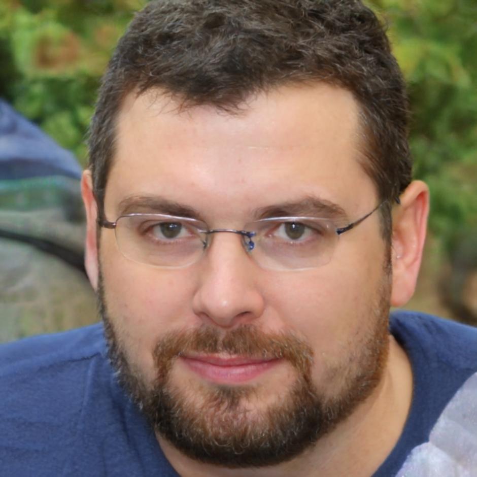 Portrait de Maxime Dubois, expert en finance